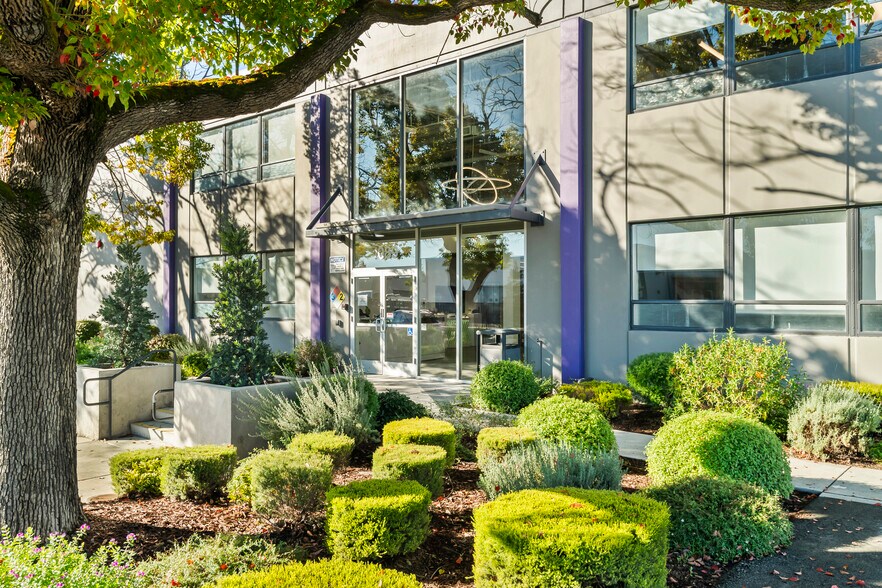 More Photos Of 1089 Mills Way, Redwood City Research And Development For Lease