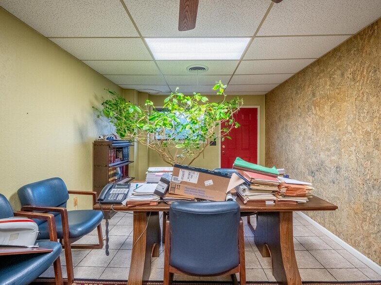 More Photos Of 15 Carl Albert, Mcalester Office For Sale