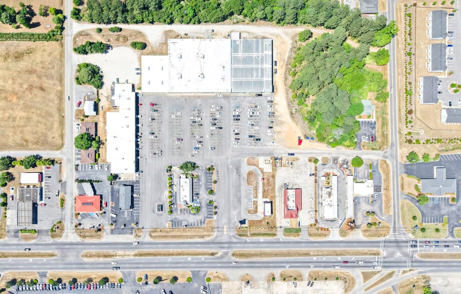 More Photos Of 814 S Highway 1, Lugoff General Retail For Lease
