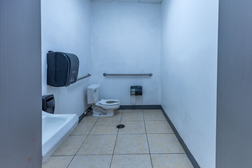 More Photos Of 1100 Stockton St, Jacksonville Religious Facility For Lease