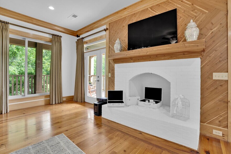 More Photos Of 1530 Buck Hill Rd, Ridgeway Industrial For Sale