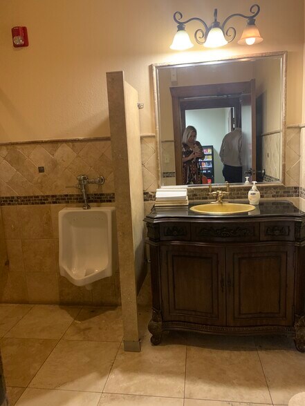 More Photos Of 3851 S 103rd East Ave, Tulsa Office For Sale