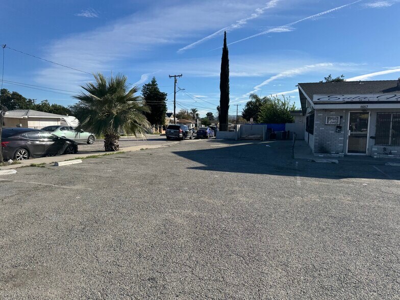 More Photos Of 1655-1657 W Base Line St, San Bernardino Freestanding For Lease