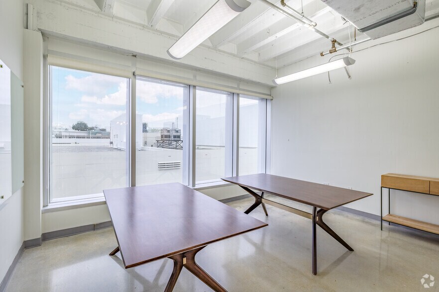 More Photos Of 1680 Meridian Ave, Miami Beach Office For Lease