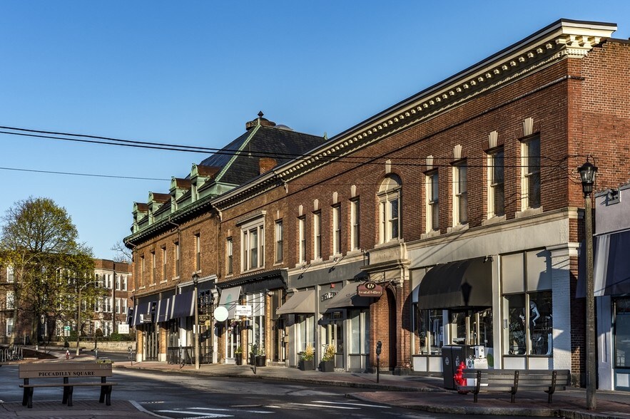More Photos Of 49-63 Union St, Newton Center Storefront For Lease
