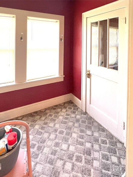 More Photos Of 621 E Broadway St, Altus Office Residential For Sale