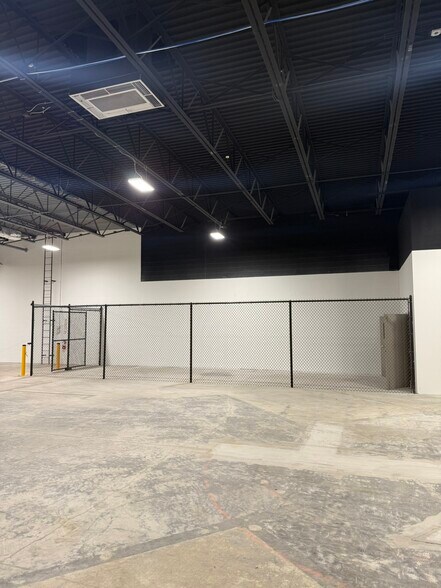More Photos Of 222 Metro Center Blvd, Warwick Light Manufacturing For Lease