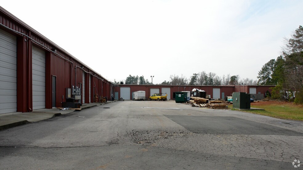 More Photos Of 861 Old Knight Rd, Knightdale Flex For Lease