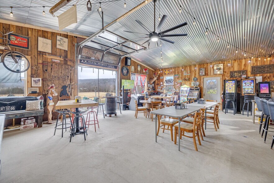 More Photos Of 714 N Saint Mary St, Pilot Knob Freestanding For Sale