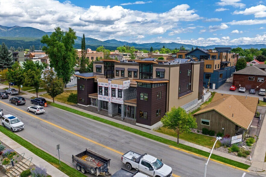 More Photos Of 329 Baker Ave, Whitefish Office For Sale