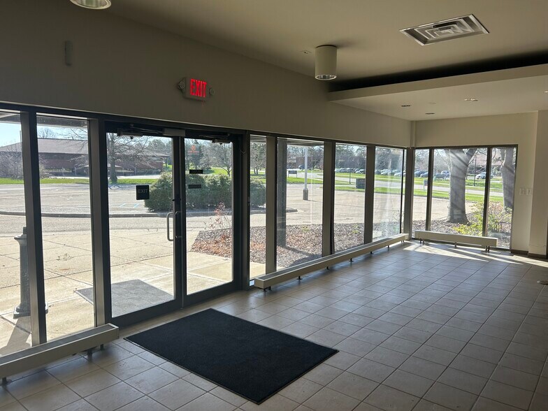More Photos Of 5989 Tahoe Dr SE, Grand Rapids Medical For Sale