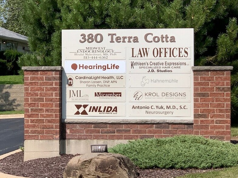 Primary Photo Of 380 N Terra Cotta Rd, Crystal Lake Medical For Lease