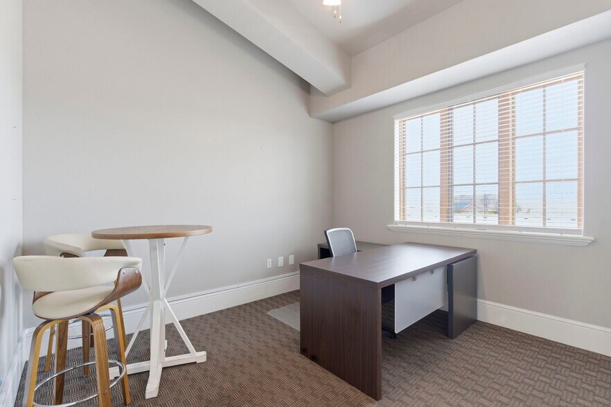 More Photos Of 1531 E Bradford Pky, Springfield Medical For Sale