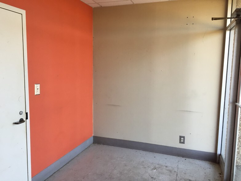 More Photos Of 14 Pine House Rd, Trenton Warehouse For Sale