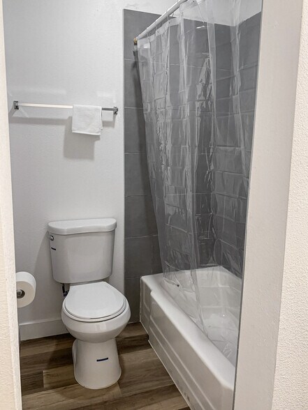 More Photos Of 200 S 8th St, Las Vegas Apartments For Sale