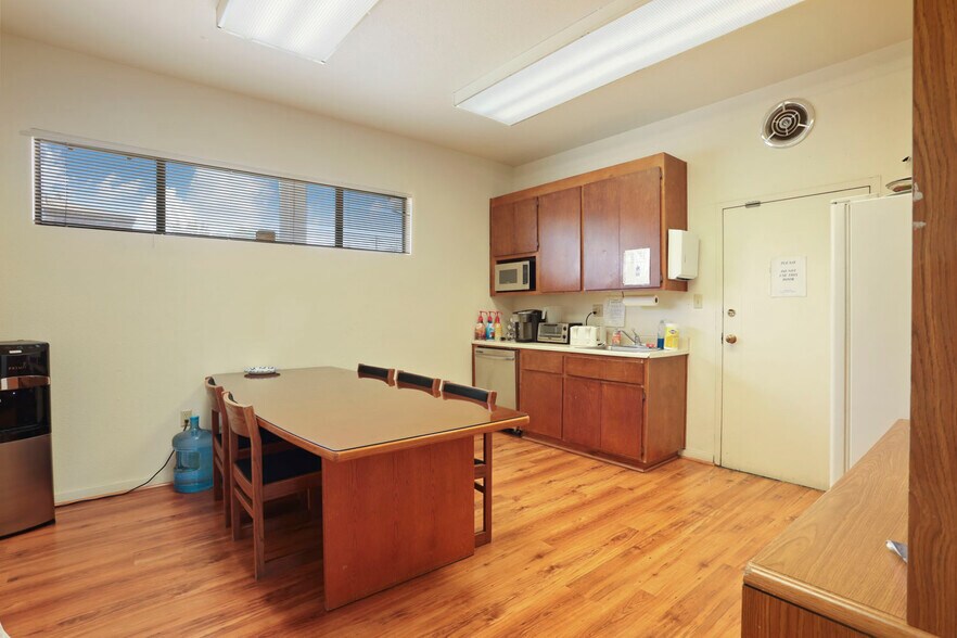 More Photos Of 200 W Harding Way, Stockton Office For Lease