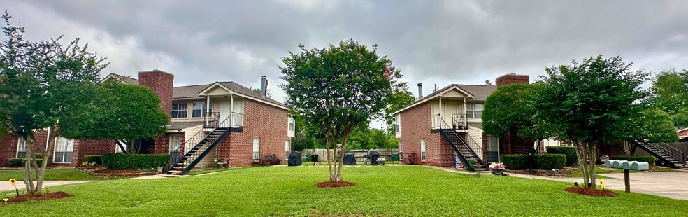 More Photos Of 7120 Cole Creek Dr, Houston Apartments For Sale