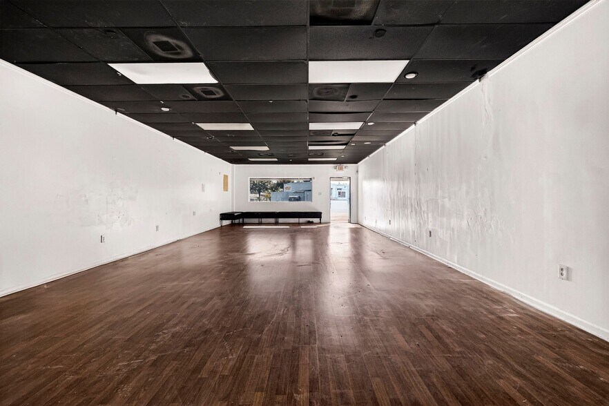 More Photos Of 4421-4443 Skidaway Rd, Savannah Storefront Retail Office For Lease