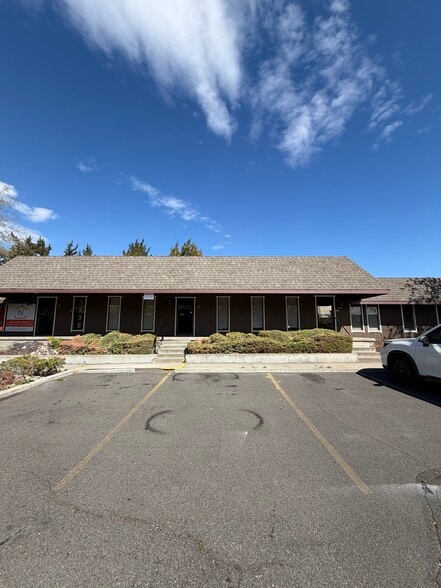 Primary Photo Of 4702-4704 Tieton Dr, Yakima Office Residential For Lease