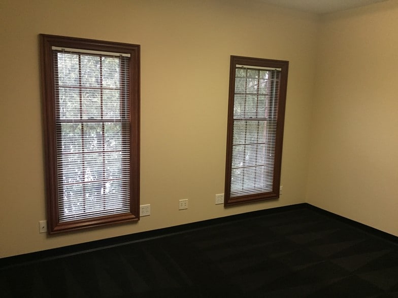 More Photos Of 805 Hillsdowne Rd, Westerville Medical For Sale