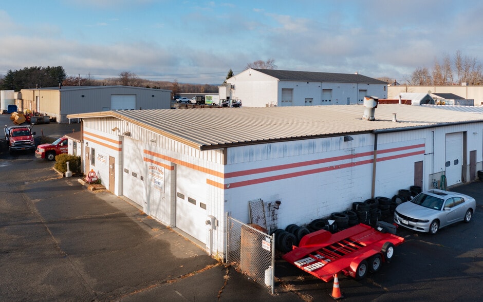More Photos Of 15 King Spring Rd, Windsor Locks Auto Repair For Sale