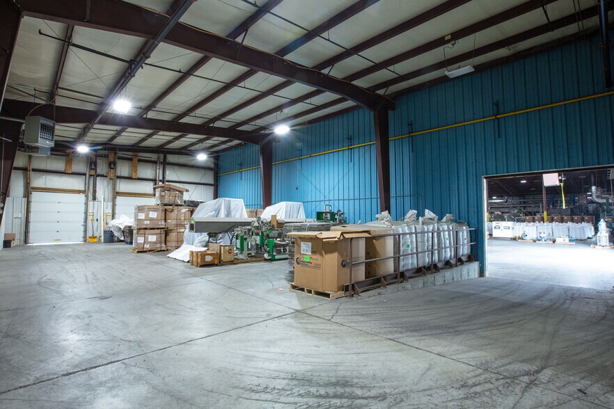 More Photos Of 8 Morin St, Biddeford Warehouse For Sale