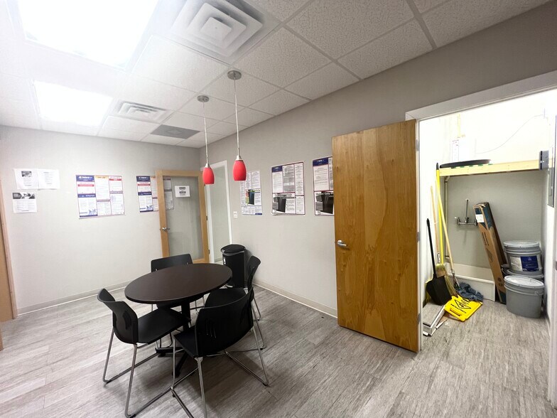 More Photos Of 3432 N Main St, Gainesville Freestanding For Lease