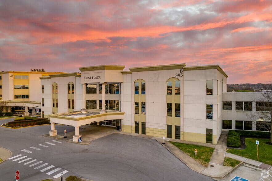 More Photos Of 393 Wallace Rd, Nashville Medical For Lease