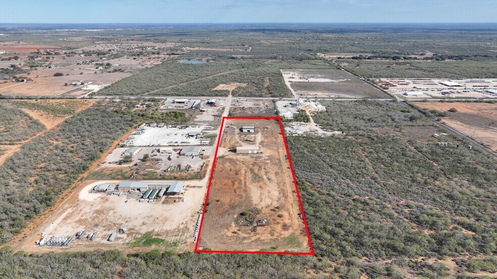 More Photos Of 193 Welco Ln, Jourdanton Warehouse For Sale