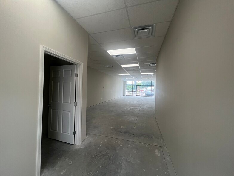 More Photos Of 3519 E Central Ave, Wichita Storefront For Lease