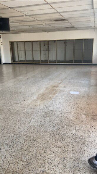 More Photos Of 720 W Sam Houston Pkwy S, Houston Convenience Store For Lease