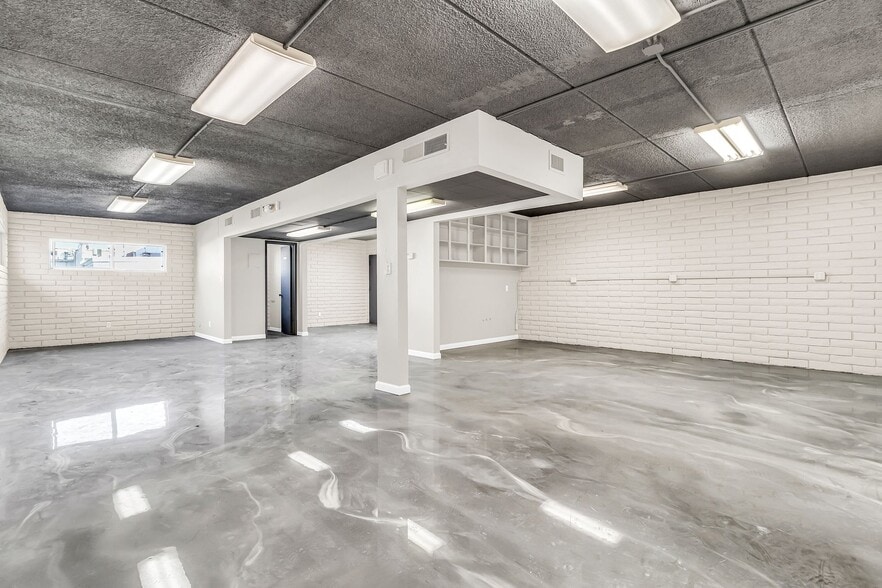 More Photos Of 78 W Ray Rd, Chandler Convenience Store For Lease