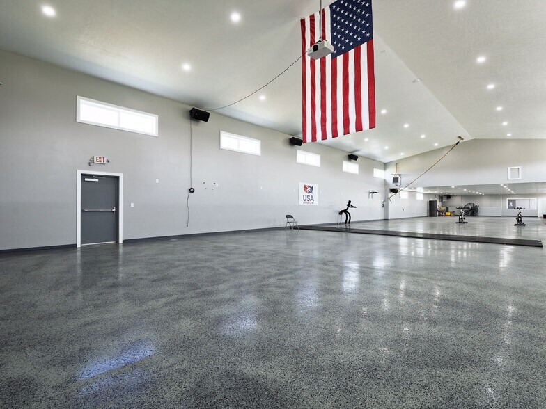 More Photos Of 17612 State Route 3, Watertown Showroom For Sale