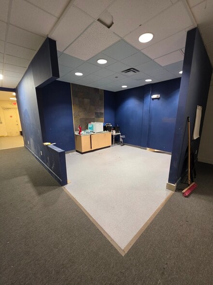 More Photos Of 3208 W Gate City Blvd, Greensboro Freestanding For Lease