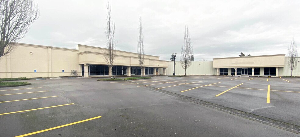 Primary Photo Of 2665 S Santiam Hwy, Lebanon Health Club For Lease