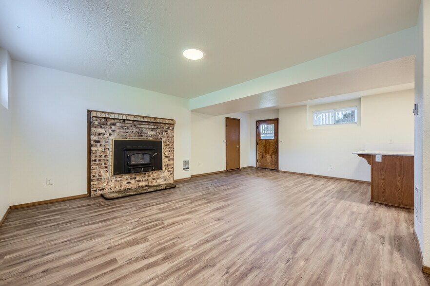 More Photos Of 1031 SW 122nd St, Seattle Apartments For Sale