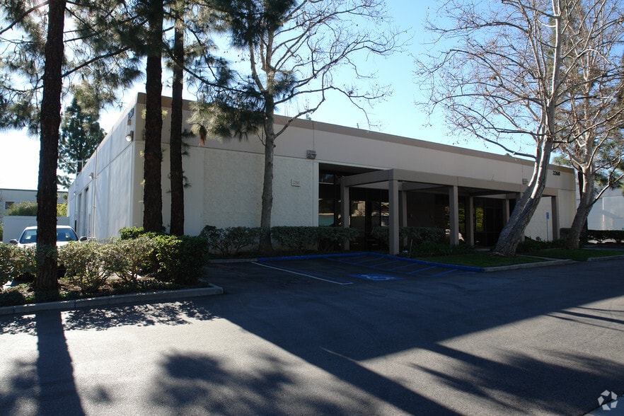 More Photos Of 2248-2282 Townsgate Rd, Westlake Village Unknown For Lease