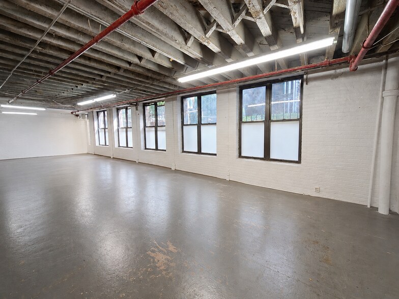 More Photos Of 130 Palmetto St, Brooklyn Warehouse For Lease