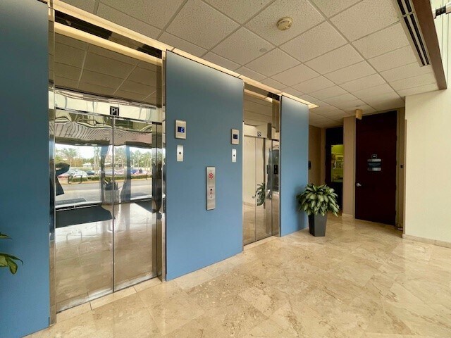 More Photos Of 13577 Feather Sound Dr, Clearwater Medical For Sale