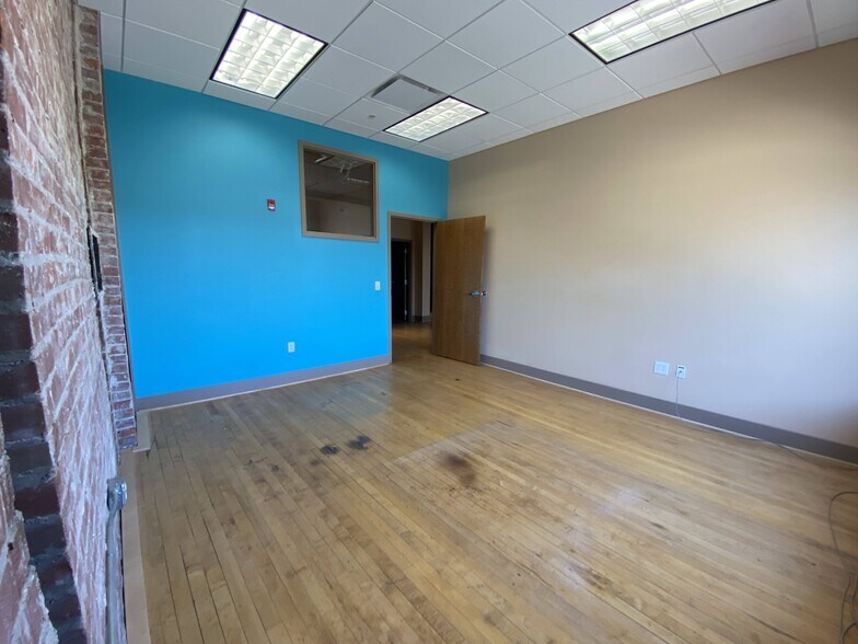 More Photos Of 686 Main St, Buffalo Loft Creative Space For Lease