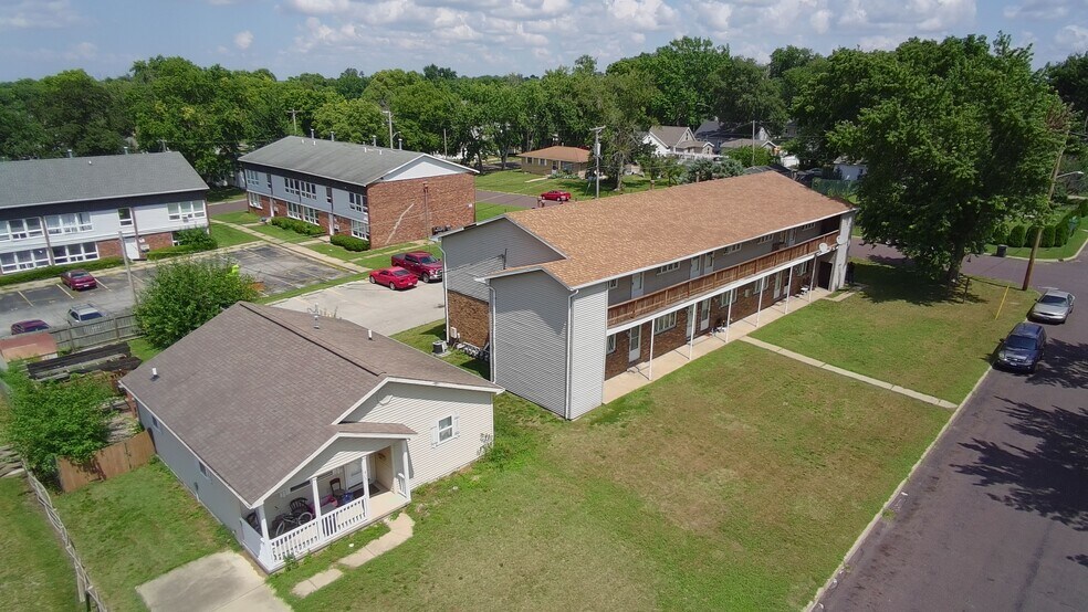 More Photos Of 429 South St, Pekin Apartments For Sale