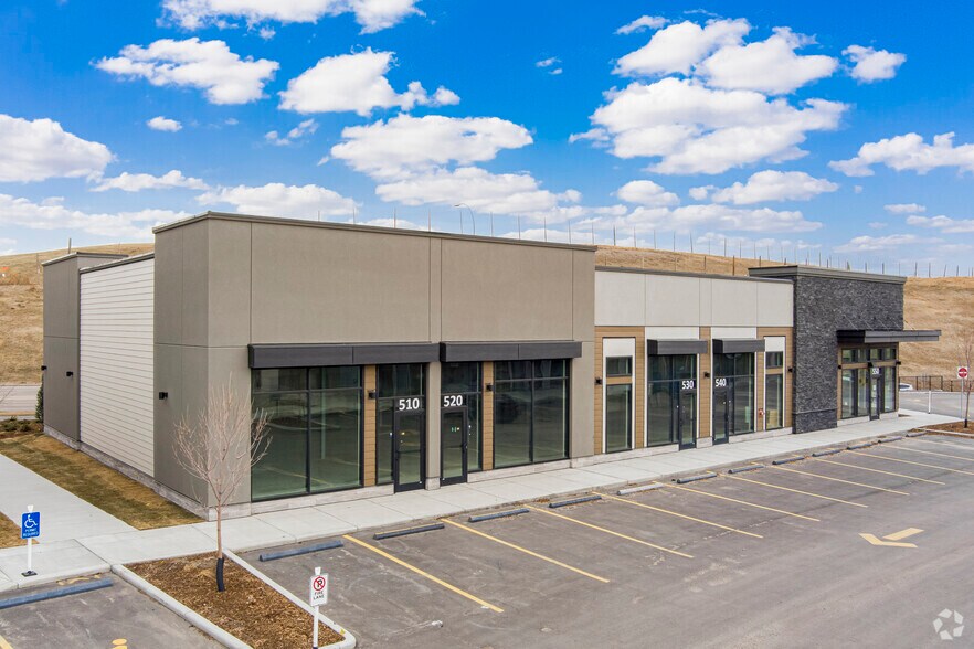 More Photos Of 11842 Sarcee Trail NW, Calgary Storefront For Lease