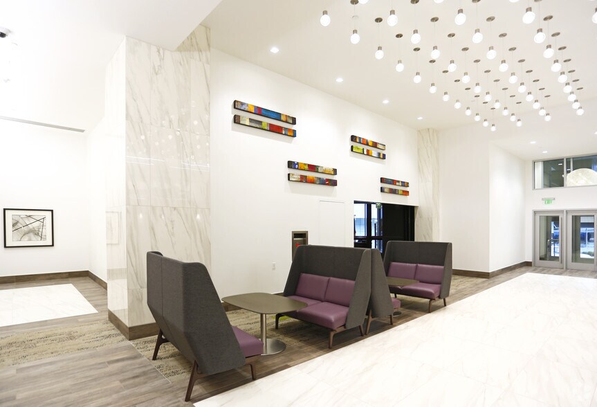 More Photos Of 128 S Tryon St, Charlotte Office For Lease