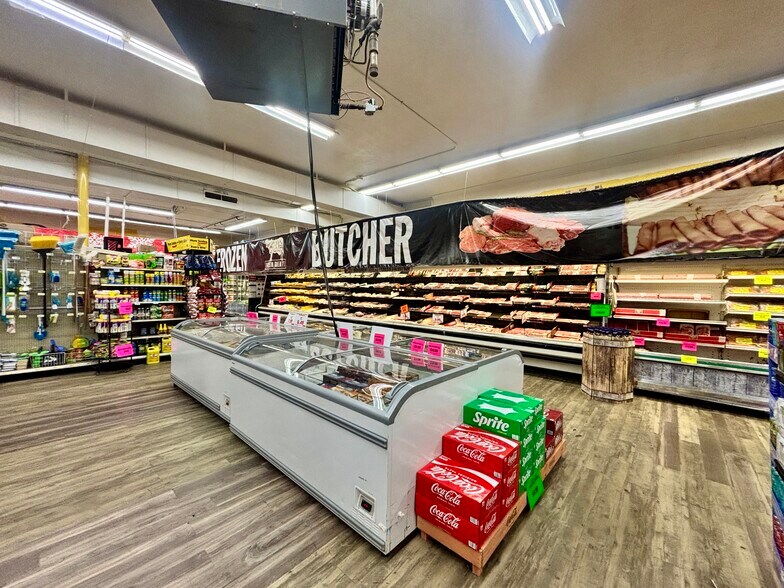 More Photos Of 601 Main St, Oxford Supermarket For Sale
