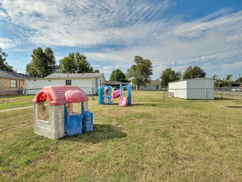 More Photos Of 1419 W London St, El Reno Religious Facility For Sale