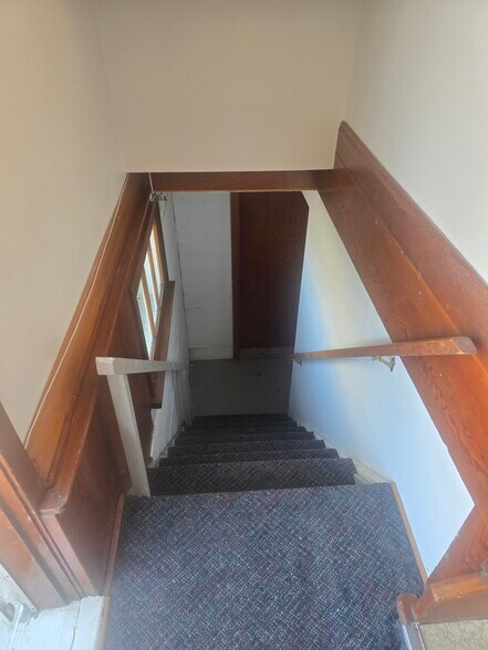 More Photos Of 4914 50 Av, Red Deer Office For Sale