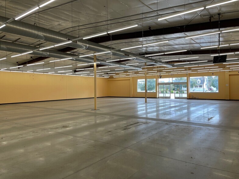 More Photos Of 1823 Virginia Rd, Edenton General Retail For Sale