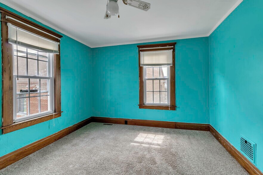 More Photos Of 646 Cayuga Dr, Niagara Falls Religious Facility For Sale