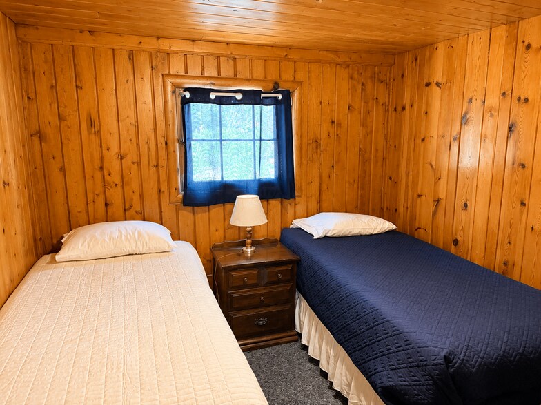 More Photos Of W17461 Norton Rd, Gould City Hotel For Sale