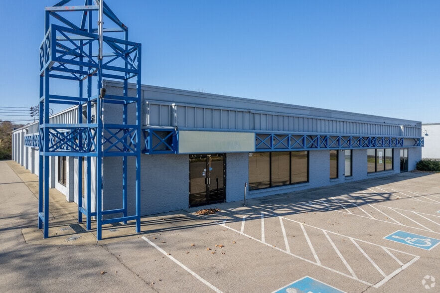 More Photos Of 12117-12119 Princeton Pike, Cincinnati Freestanding For Lease